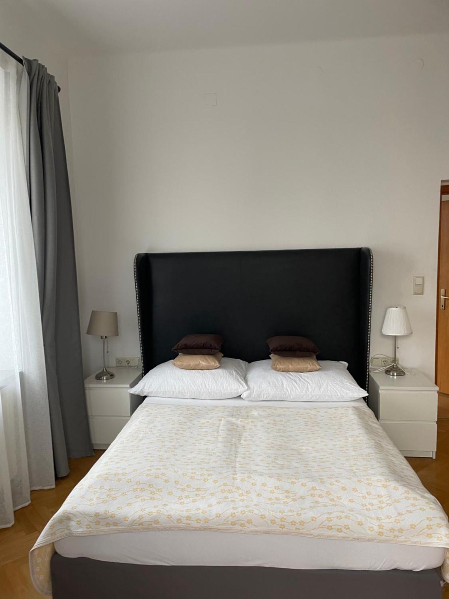 Studios Klagenfurt Klagenfurt am Woerthersee Phòng bức ảnh