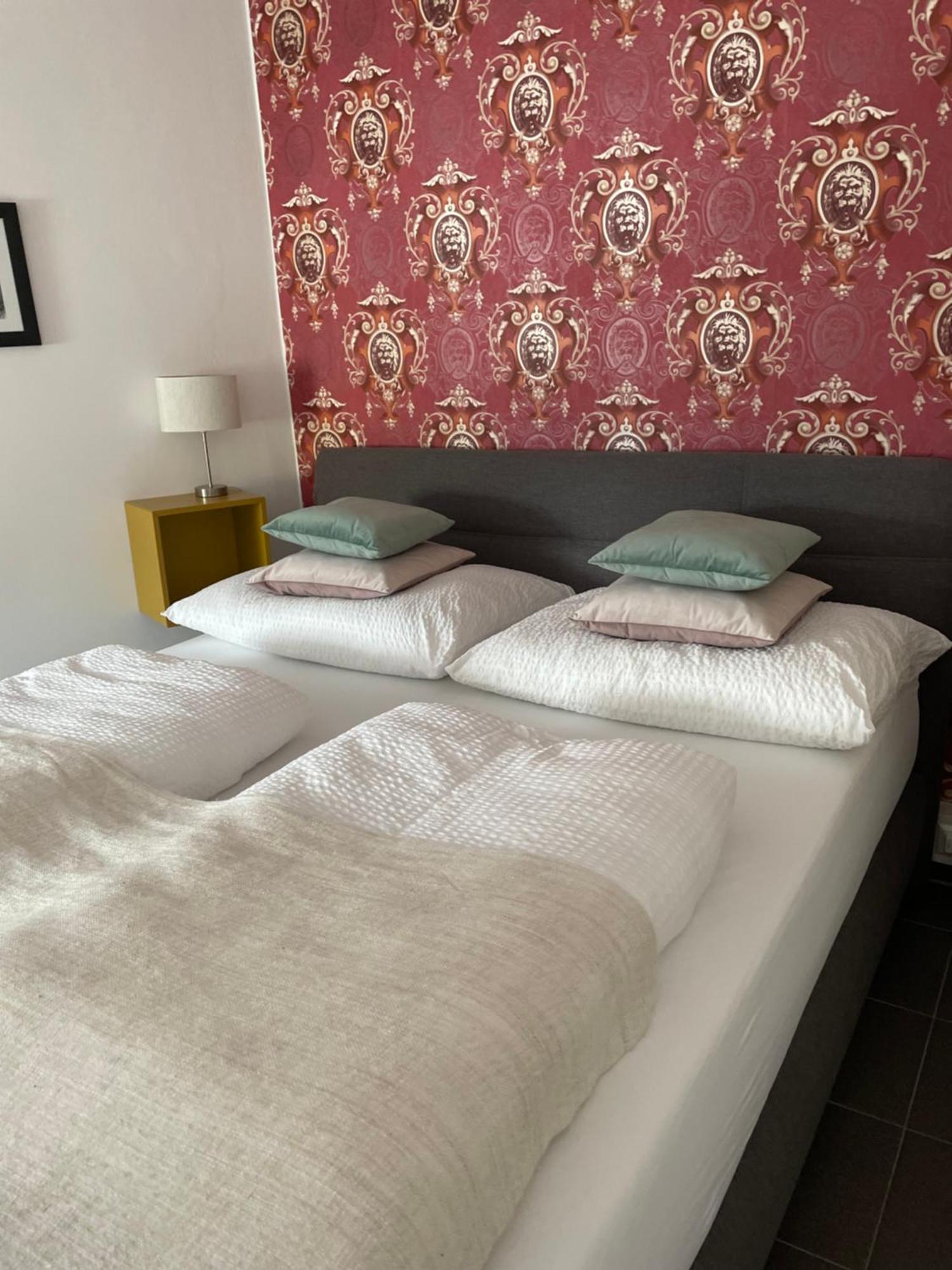 Studios Klagenfurt Klagenfurt am Woerthersee Phòng bức ảnh