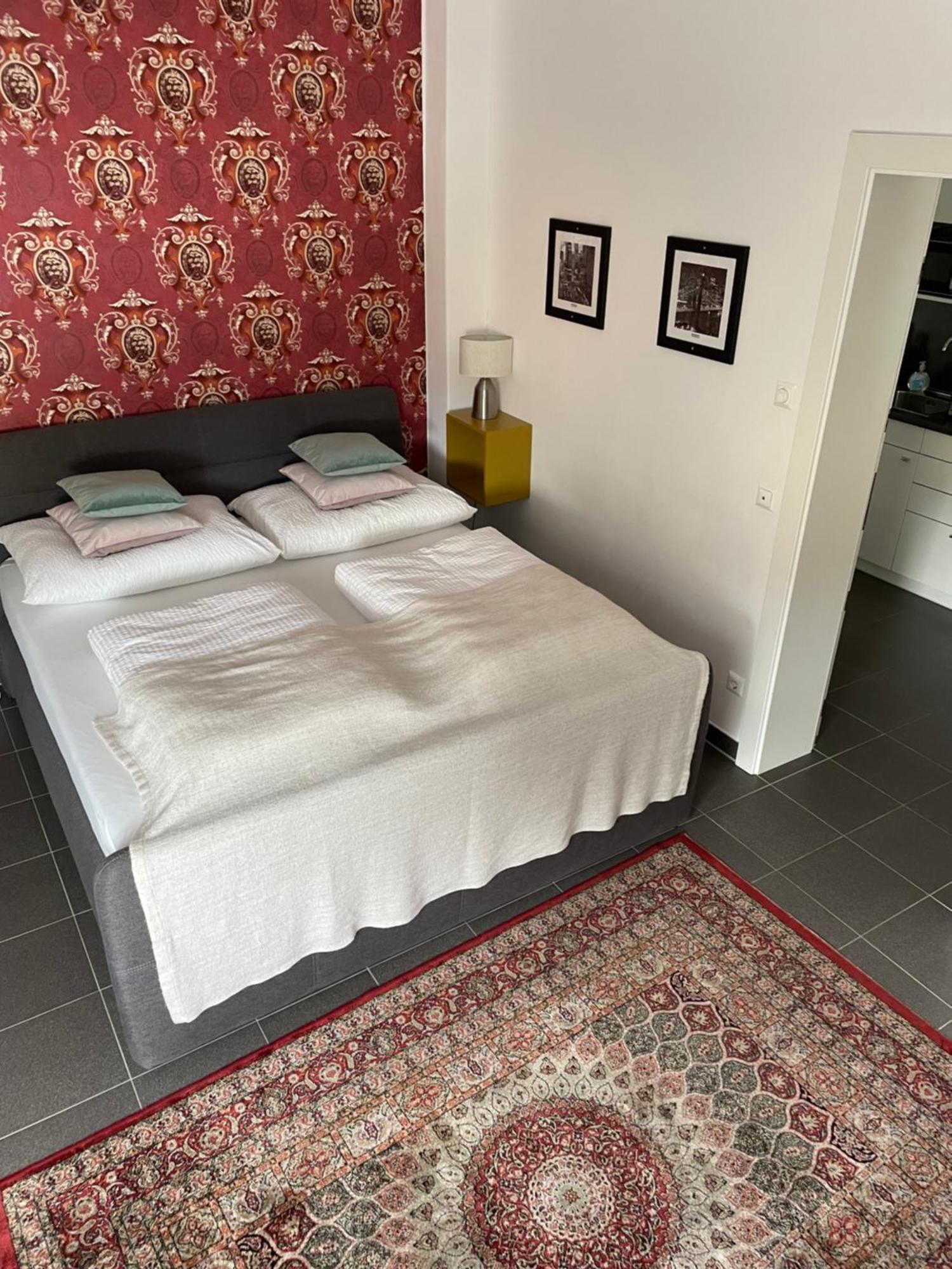 Studios Klagenfurt Klagenfurt am Woerthersee Phòng bức ảnh